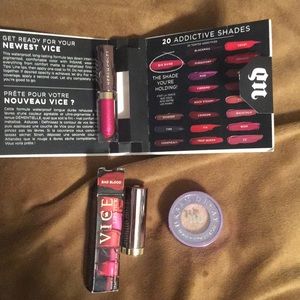 Urban decay sample lot and eyeshadow